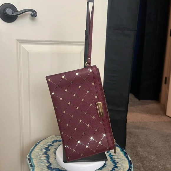 Michael Kors NWOT Burgundy and Gold Diamond Large Wristlet No Callouts - Picture 2 of 7